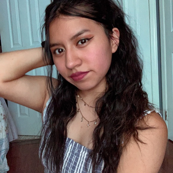 Meet your Posher, Gabriela - Picture 3 of 3